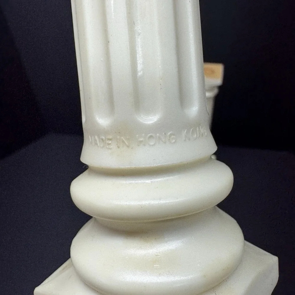 Wilton White Grecian 10